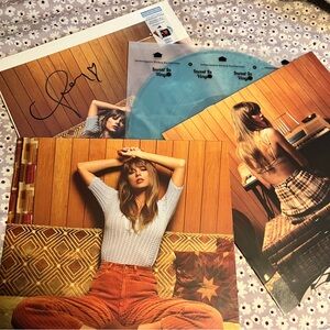 🚫SOLD🚫Taylor Swift signed midnights moonstone vinyl detached heart
